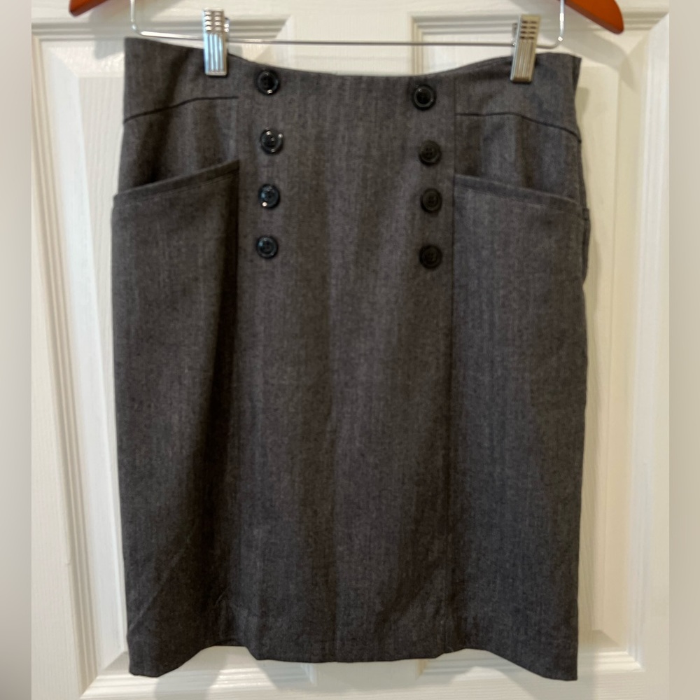 H&M Women Pencil Skirt Size6 Gray Front Button Accent Lined Pockets Side Zip NWT